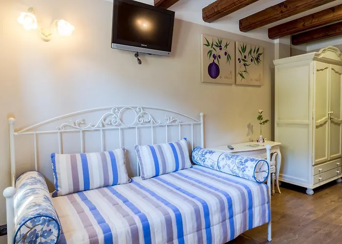 Flor De Neu Hotel 2*