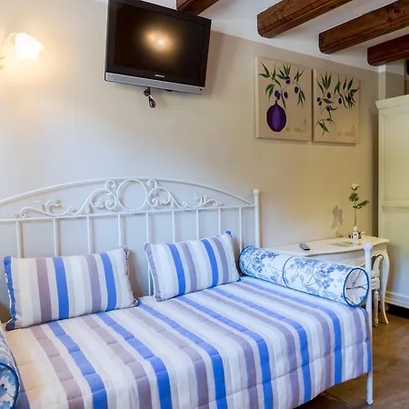 Flor De Neu Hotel 2*